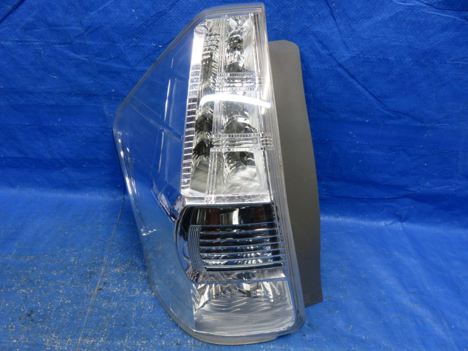 LA7348* 点灯OK トヨタ 40系 プリウスα ZVW41W 左 テールライト テールランプ フィニッシャー|純正 STANLEY 47-46 |ZVW40W FFCRYSTALESIA_COM