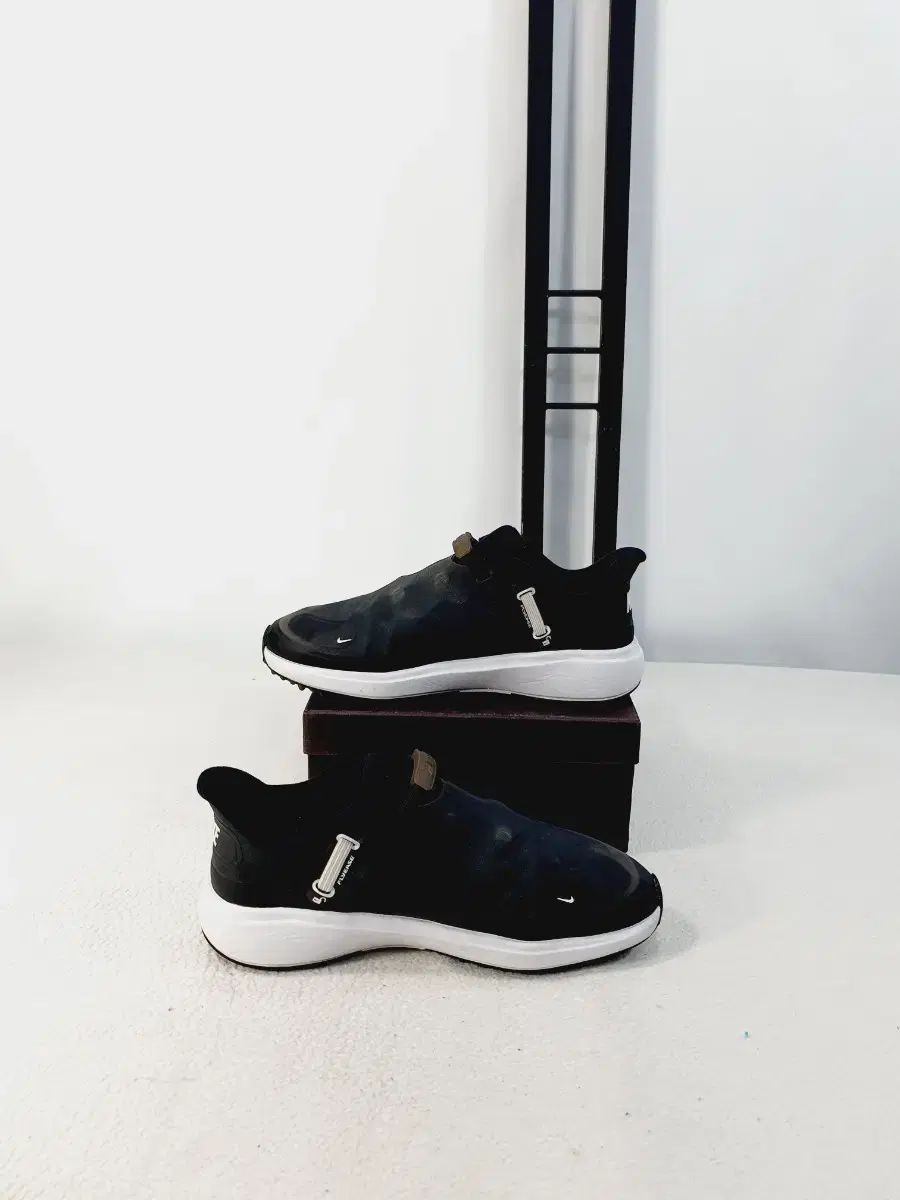 ナイキ ゴルフシューズ リアクト エース ツアー ブラック 250