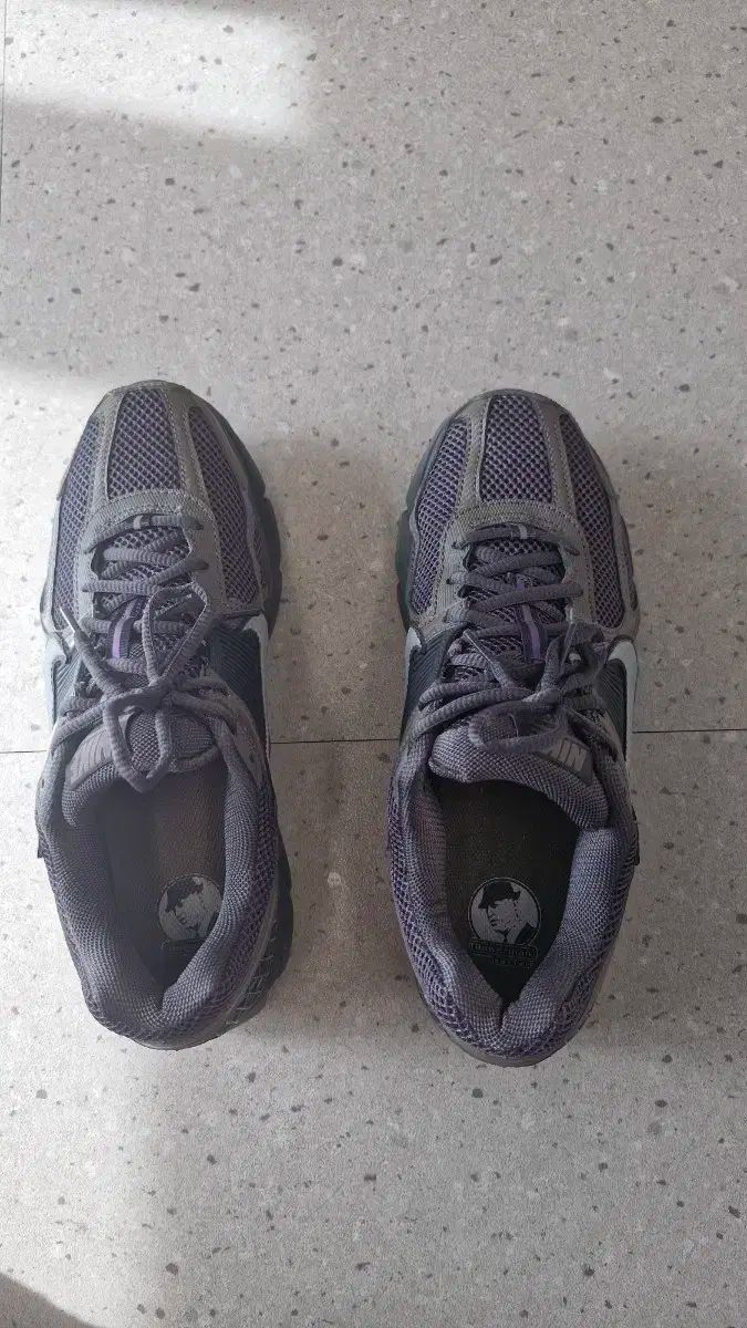 ナイキ エアズーム ボメロ5 ケイストーン 265mm