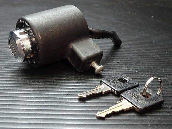 ハーレー スポーツスター XL1200R-I 純正 イグニッションキー ♪ F169