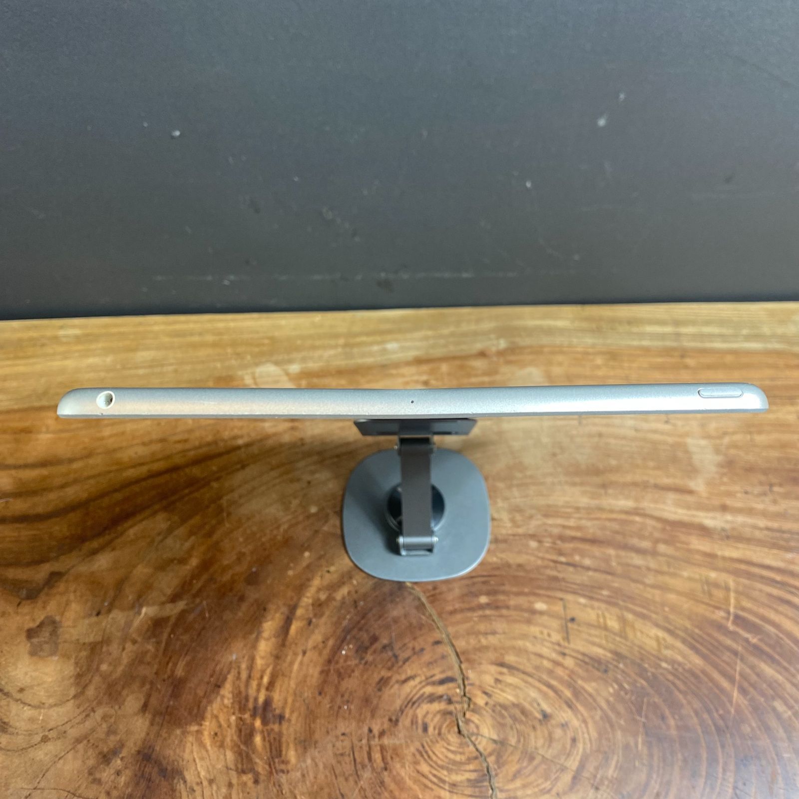 バッテリー良好 Apple iPad 第7世代 | 32GB | Wi-Fi|シルバー6 VETTDRUCK_DE