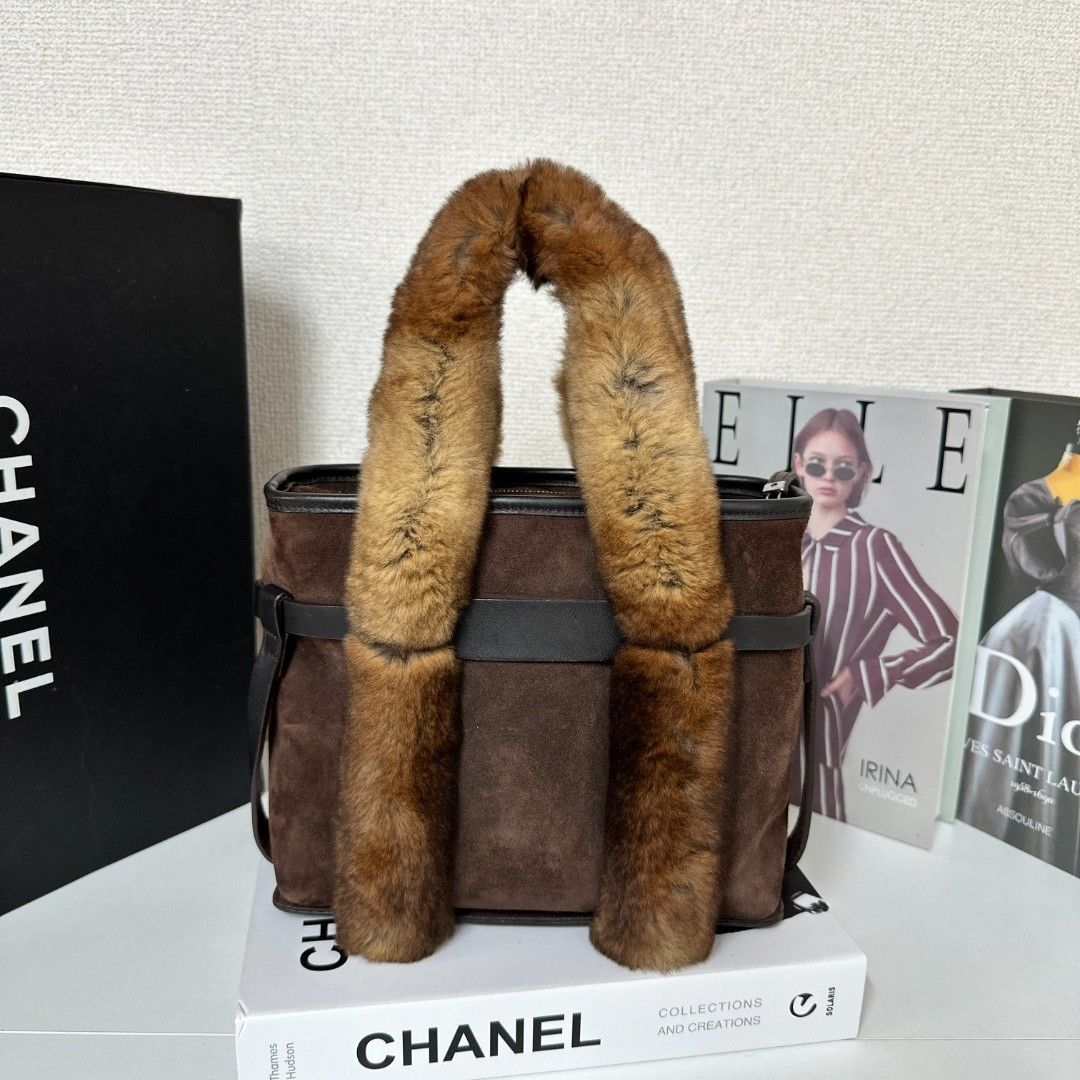 Salvatore Ferragamo サルヴァトーレ・フェラガモ スエード Salvatore Ferragamo サルヴァトーレ・フェラガモ スエード