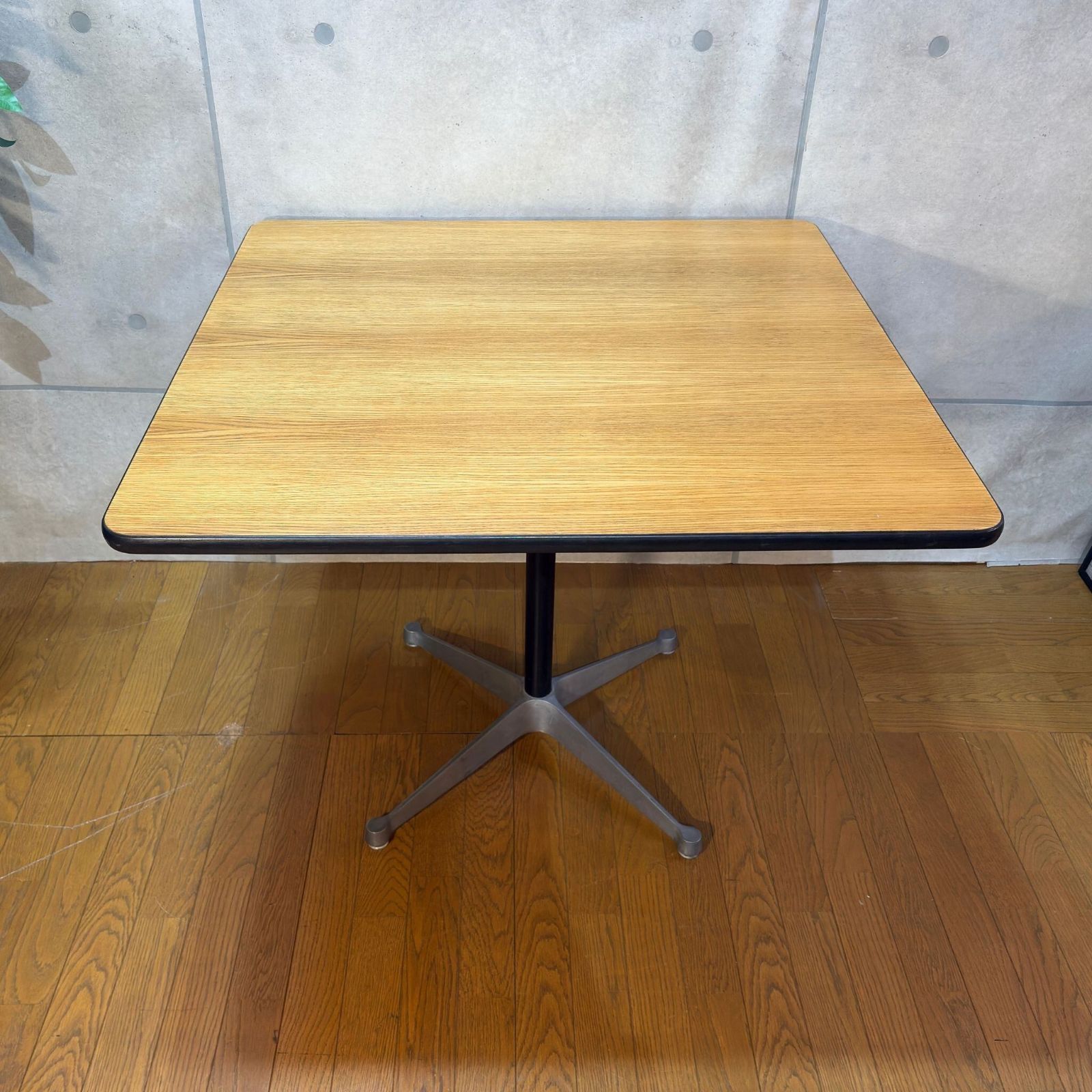 VINTAGE 】Herman Miller（ハーマンミラー）イームズ コントラクト
