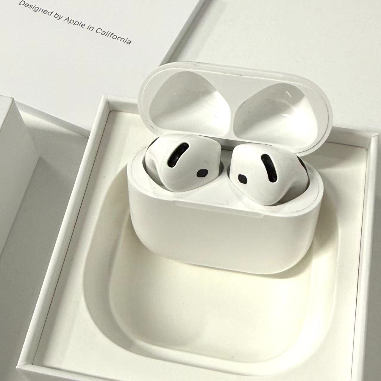 AirPods 4