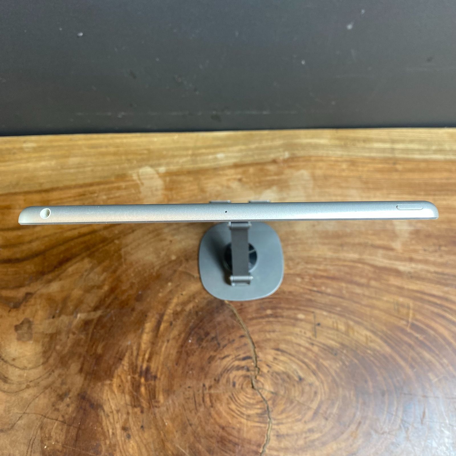 |バッテリー良好 Apple iPad 第7世代 | 32GB | Wi-Fi|シルバー7 VETTDRUCK_DE