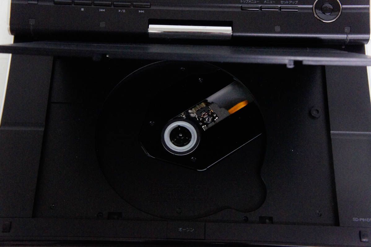 東芝TOSHIBA 9V型ポータブルDVDプレーヤー