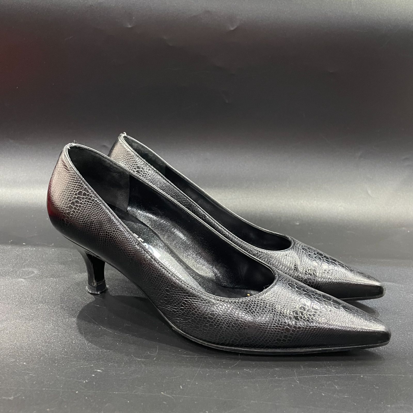 サルヴァトーレフェラガモ パンプス