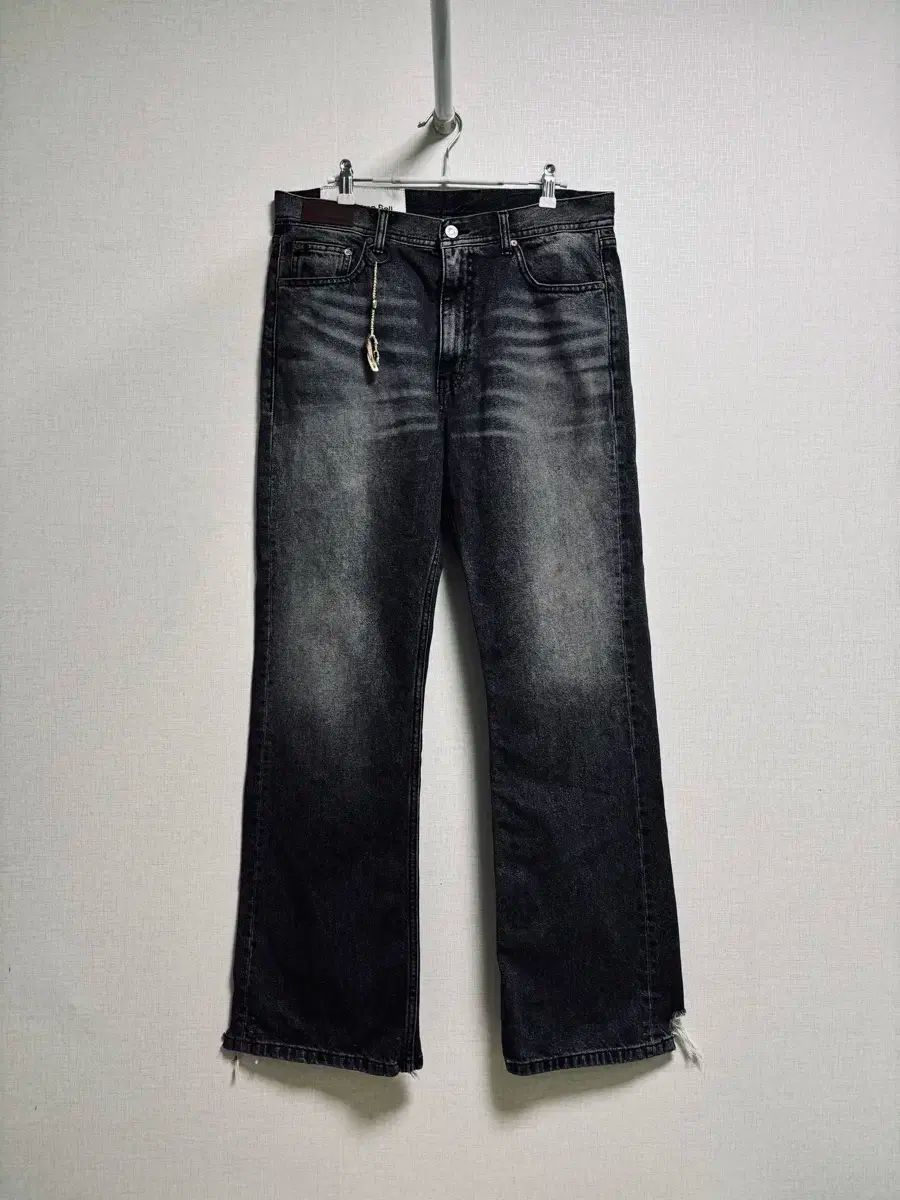 キンロックアンダーソン Andersson Bell スタッズ ウォッシュド ブーツカットデニム