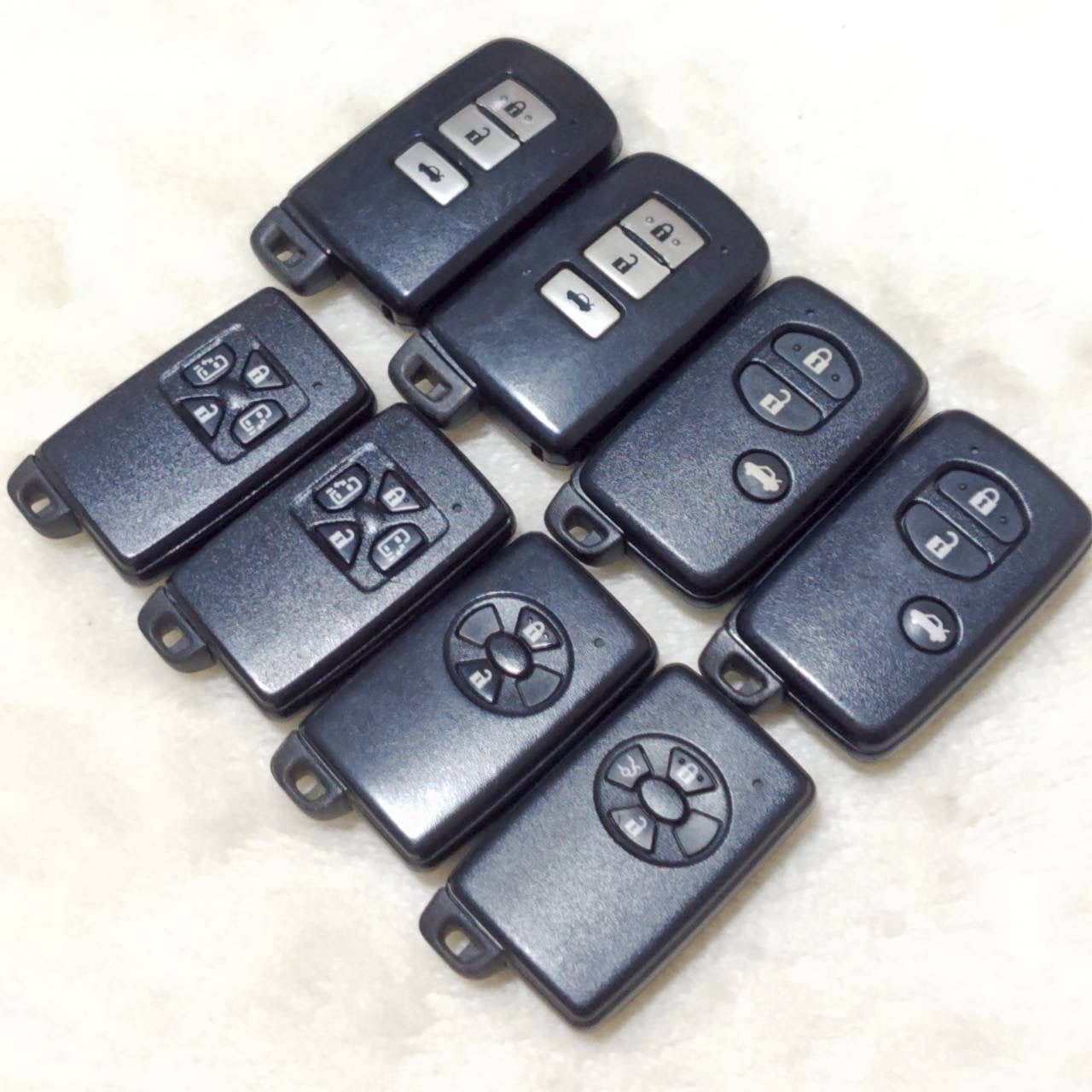 ! ! TOYOTA トヨタ スマートキー キーレス エントリー システム 純正品 8個 セット 4ボタン 3ボタン 2ボタン 両側スライドドア トランク スペアキー 鍵付き リモコン セキュリティ ドア ロック 施錠 業販 車 M37276jY