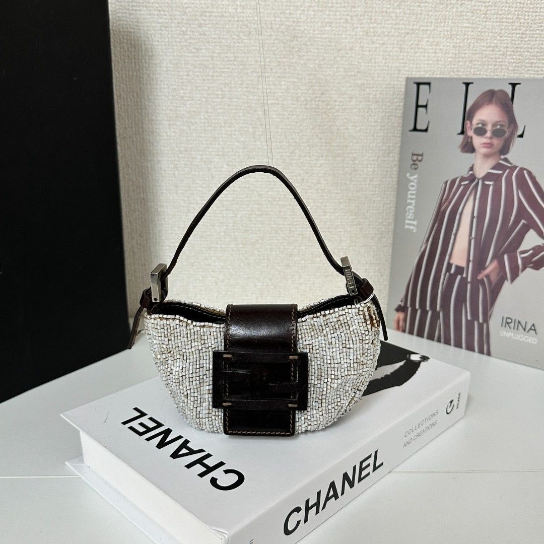 FENDI ミニクロワッサン 楽天市場】フェンディ ズッカ ミニ クロワッサン ハンドバッグ ポーチ