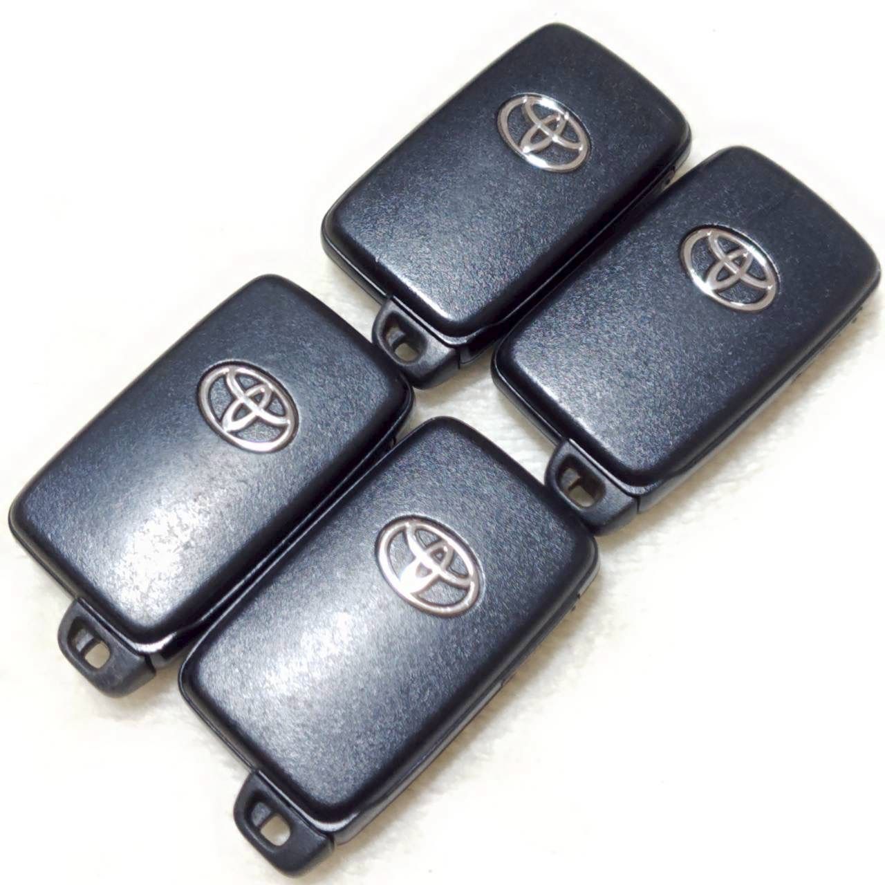 ! ! TOYOTA トヨタ スマートキー キーレス エントリー システム 純正品 11個 セット 2ボタン 1ボタン スペアキー 鍵付き リモコン セキュリティ ドア ロック 施錠 業販 車 ディーラー 社用車 M37272jY BRIGHTFACE_UK