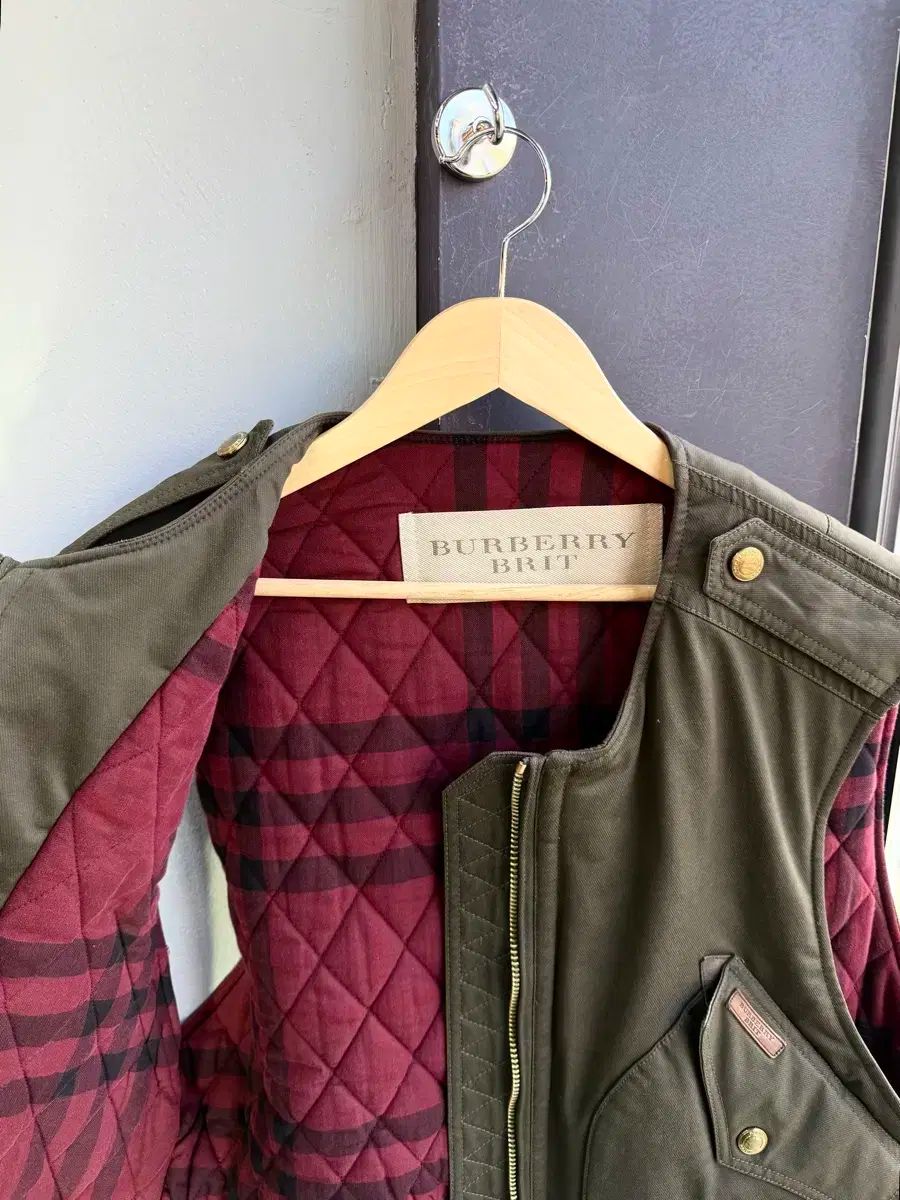  55 バーバリーブリット 肩章 ダウン ベスト ジャケット ベスト ジレ ベスト ジレ ビスチェ