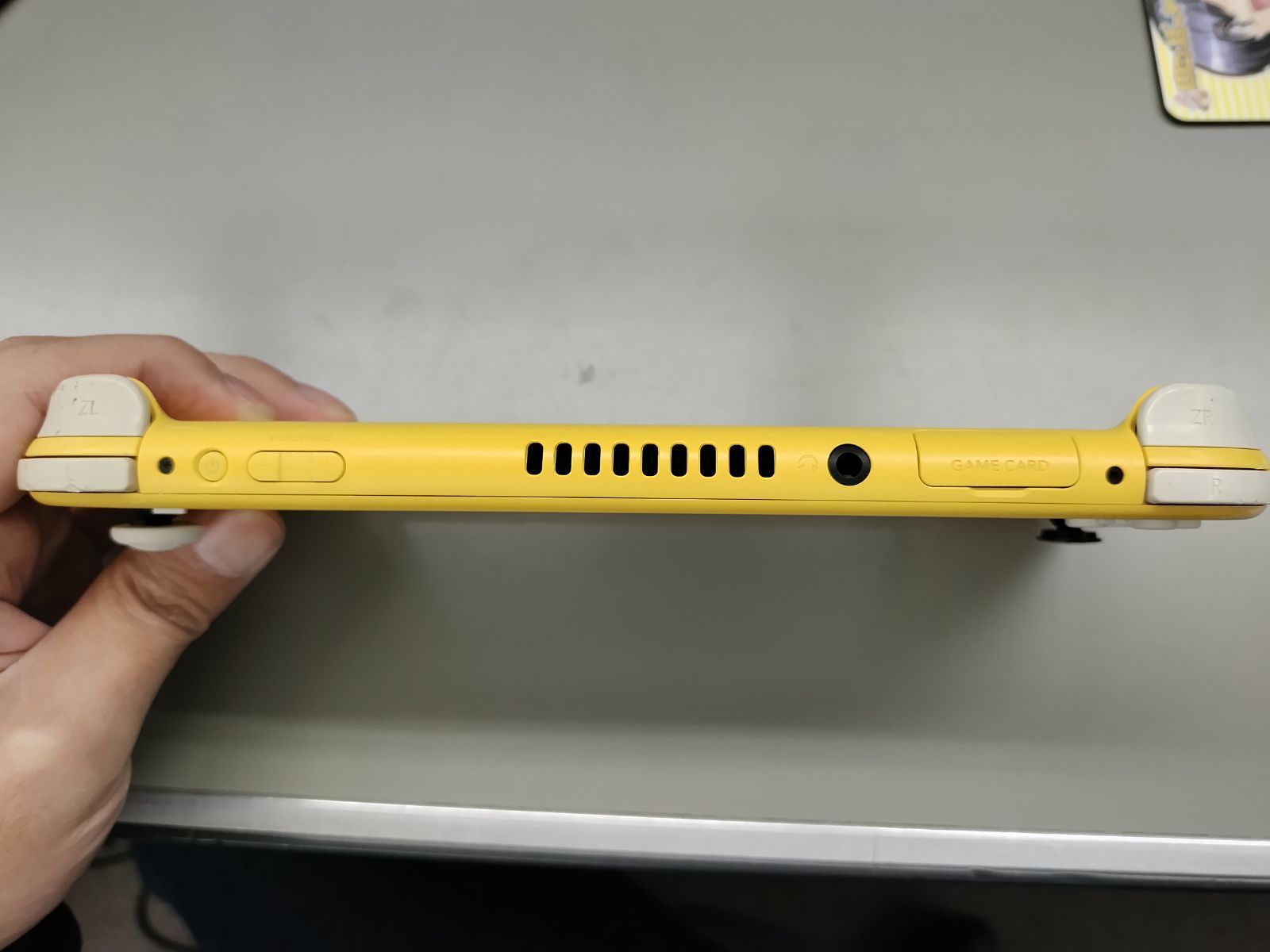 Switch lite イエロー 本体のみ Nintendo Switch Lite イエロー (本体