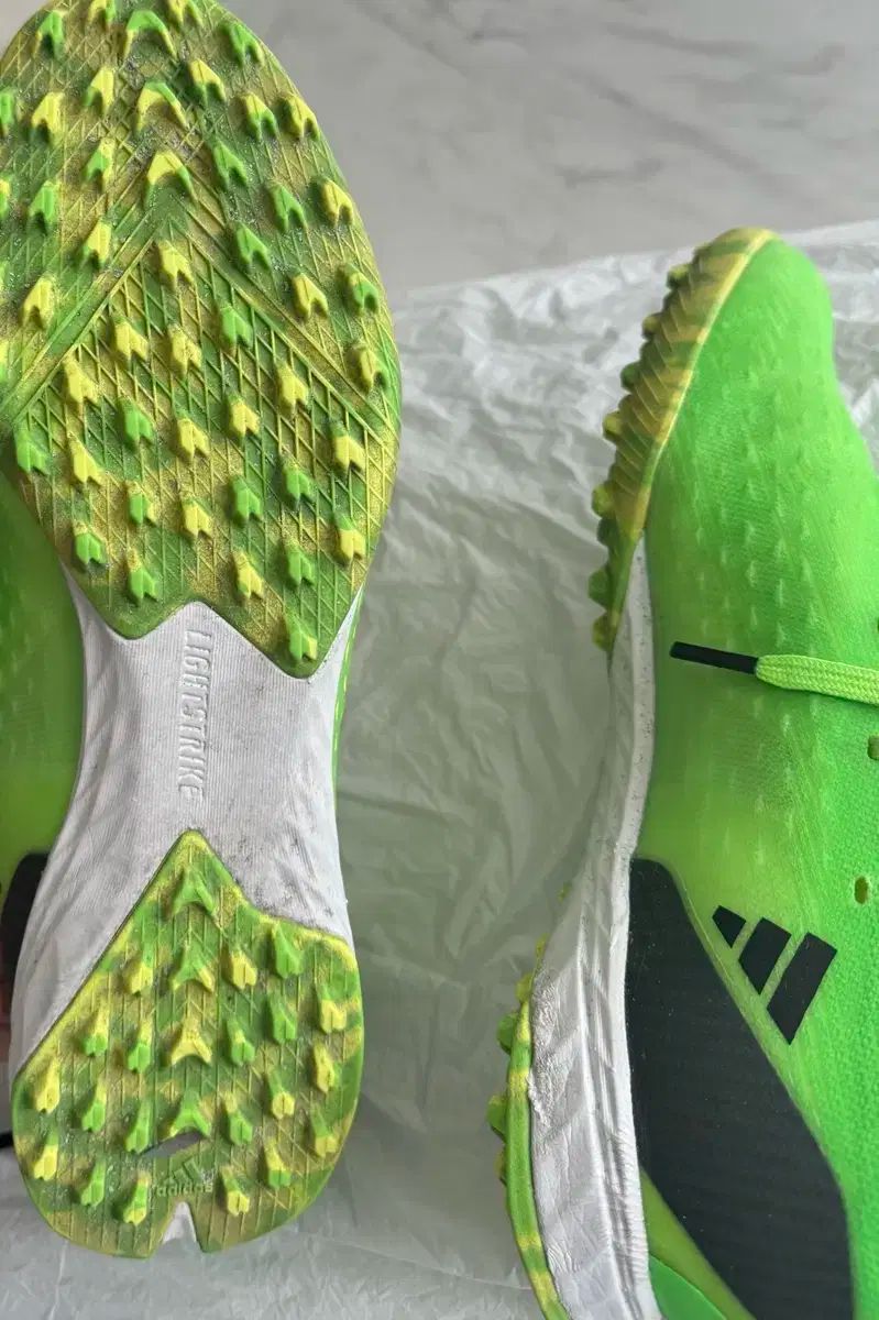 サッカーシューズ