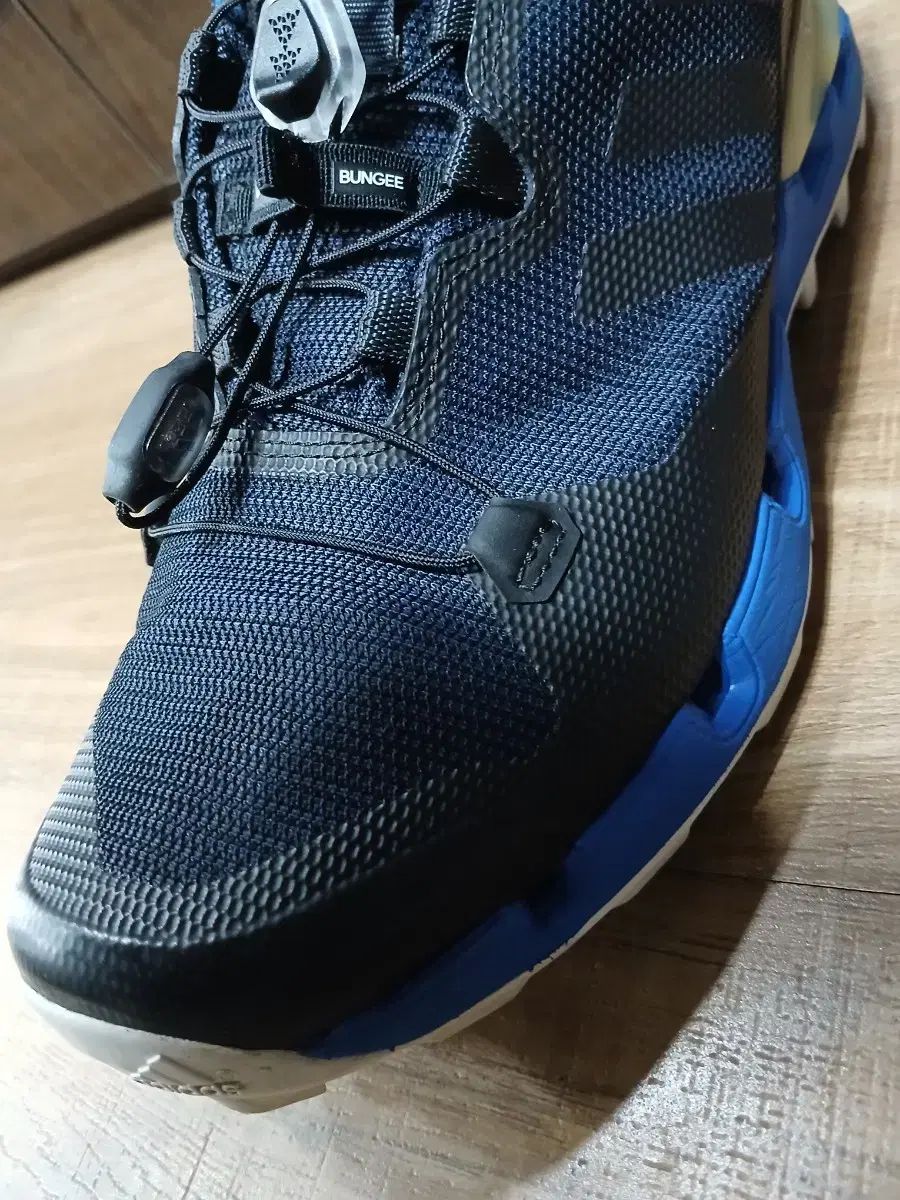 トレッキングシューズ 登山靴