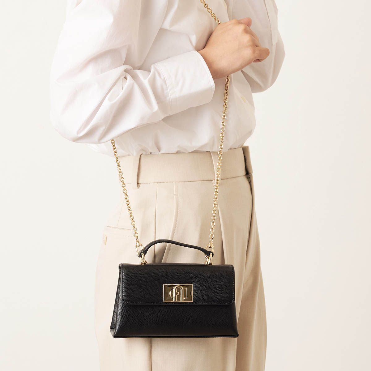 新品 フルラ FURLA ショルダーバッグ 1927 ミニバッグ M ネロ 新品 フルラ FURLA ショルダーバッグ 1927 ミニバッグ M ネロ - メルカリ