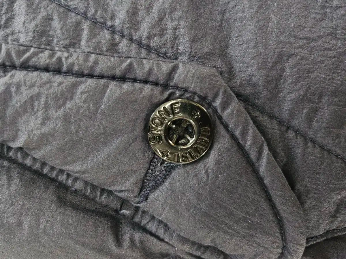 ストーンアイランド