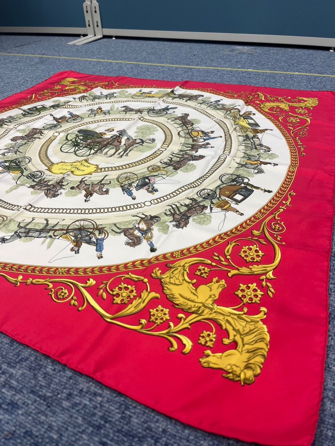 エルメス HERMES カレ90 ロンシャンへの散歩 大判 スカーフ ストール スクエア シルク 絹 馬車柄 赤 レッド |CK30 GY19 1384