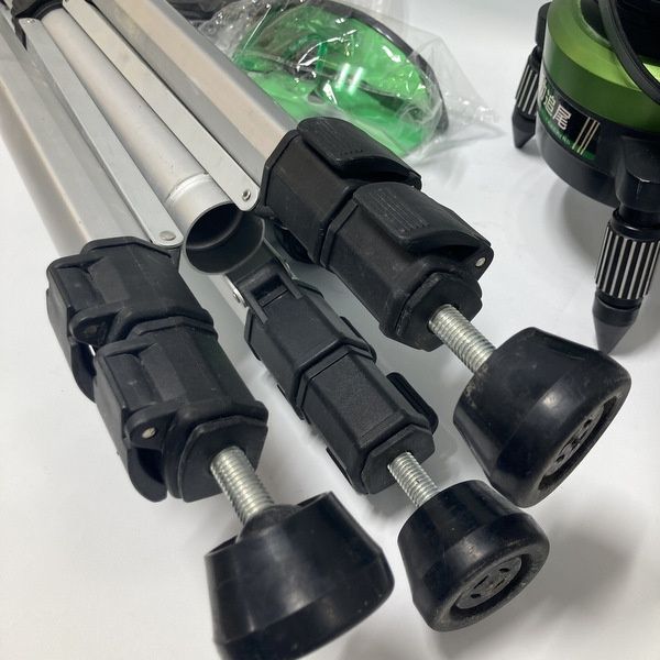 makita マキタ 自動追尾機能搭載 屋内屋外兼用墨出器 ダイレクトグリーンレーザー墨出し器 SK311GX エレベータ三脚 受光器 キャリングケース≡DT6779 HRDEVELOPMENT_JP