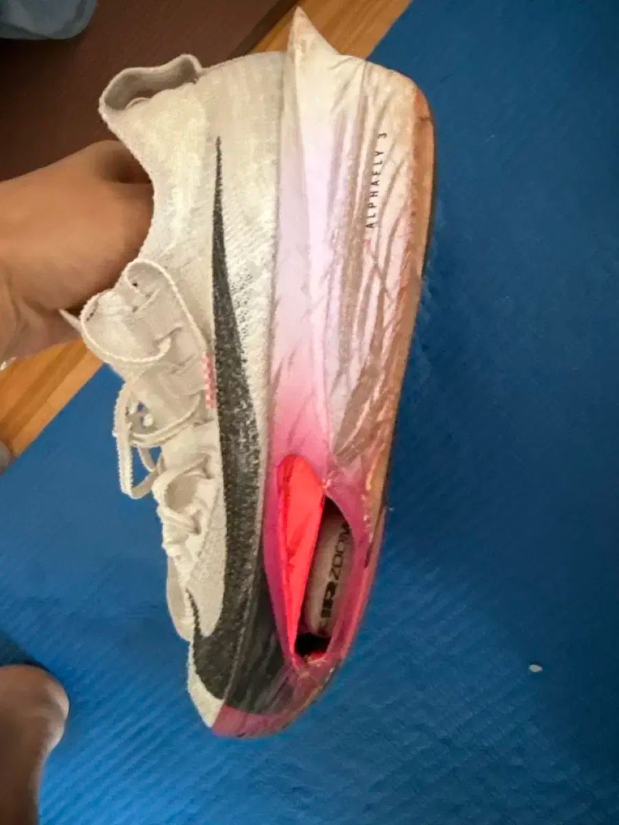 ナイキ アルファフライ3 サイズ255