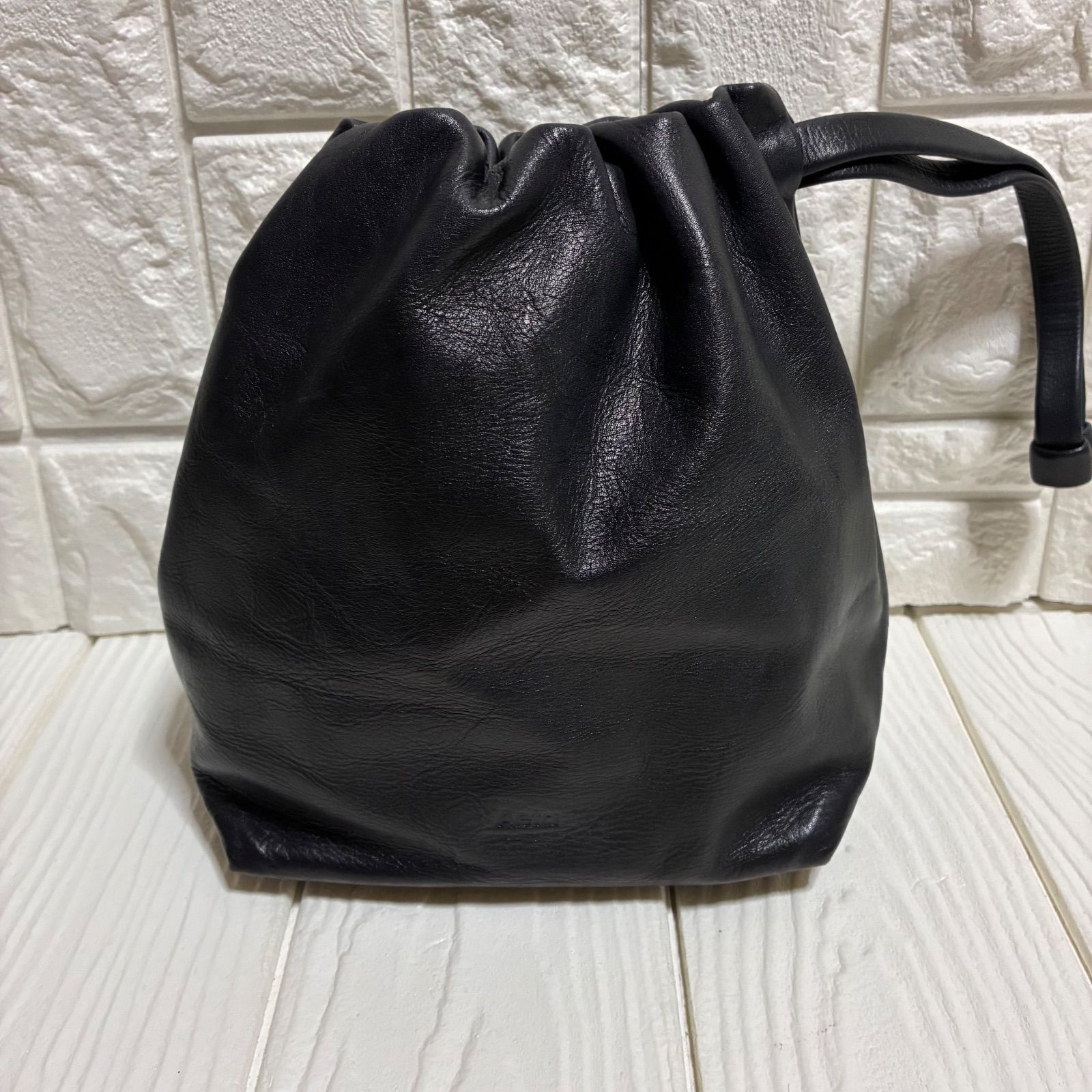 aeta キップポーチ　s 巾着　バッグ　ブラック　レザー Aeta/COW KIP LEATHER POUCH S (BLACK)