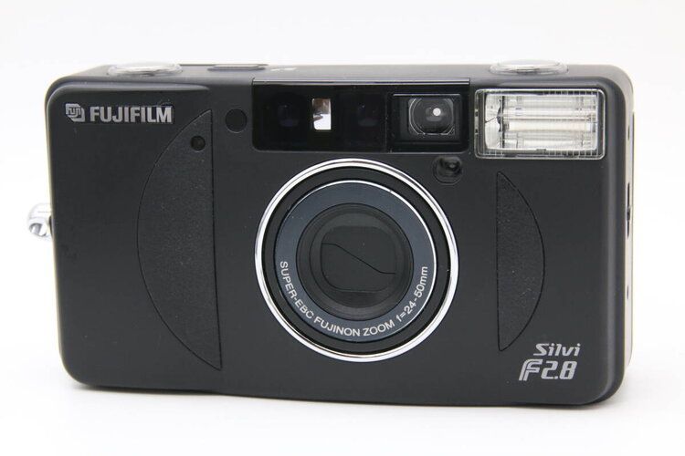 FUJIFILM フジフイルム Silvi F2.8 ブラック 世界 コンパクト フィルムカメラ 動作 済み