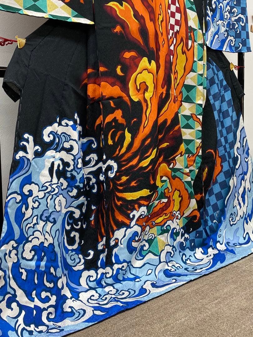 訪問着 個性的 波 炎 仮絵羽 未仕立て品 銀通し 正絹 八掛付き - メルカリ