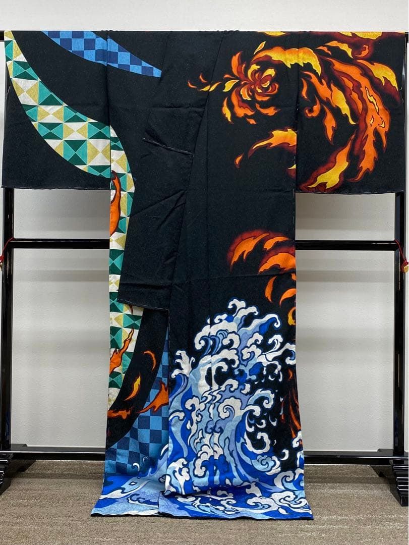 訪問着 個性的 波 炎 仮絵羽 未仕立て品 銀通し 正絹 八掛付き 訪問着 個性的 波 炎 仮絵羽 未仕立て品 銀通し 正絹 八掛付き - メルカリ