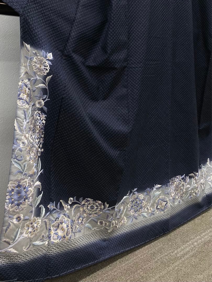 汕頭刺繍 総刺繍 本場縞大島 染大島 紬 カラー胴裏 正絹 躾糸付き X195 総刺繍 汕頭刺繍 蘇州刺繍 本場縞大島 染大島 訪問着 華紋 金糸 正絹