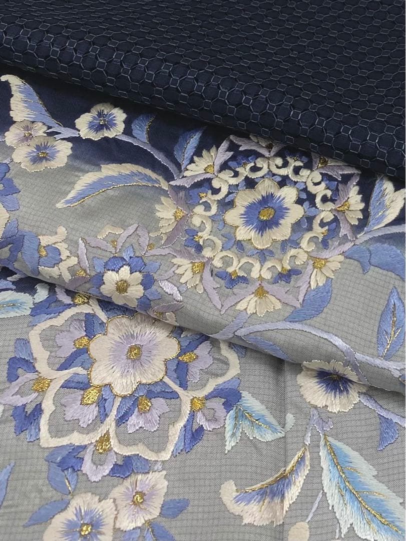 総刺繍 汕頭刺繍 蘇州刺繍 本場縞大島 染大島 訪問着 華紋 金糸 正絹 躾糸付 総刺繍 汕頭刺繍 蘇州刺繍 本場縞大島 染大島 訪問着 華紋 金糸 正絹