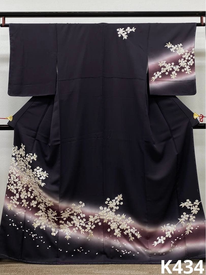 手刺繍 訪問着 暈し染 桜尽くし 金糸 正絹 躾糸付き - メルカリ