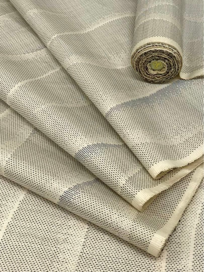 別誂 白大島 本場大島紬 反物 くぼた ニュアンス 正絹 旗印 C225