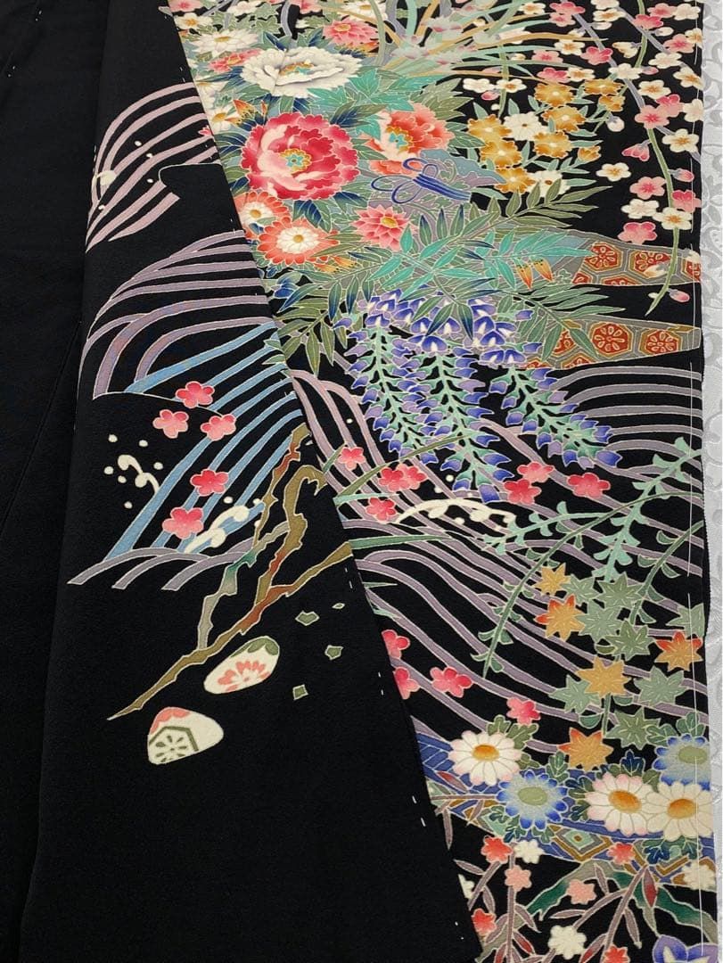 加賀友禅 坂本末代 落款入 黒留袖 仮絵羽 未仕立て品 花筏文様 正絹 加賀友禅 坂本末代 落款入 黒留袖 仮絵羽 未仕立て品 花筏文様 正絹
