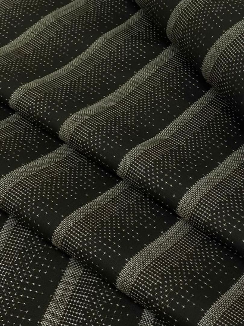 本場大島紬 純泥染 反物 中川織物 絣 正絹 旗印 C192 - メルカリ