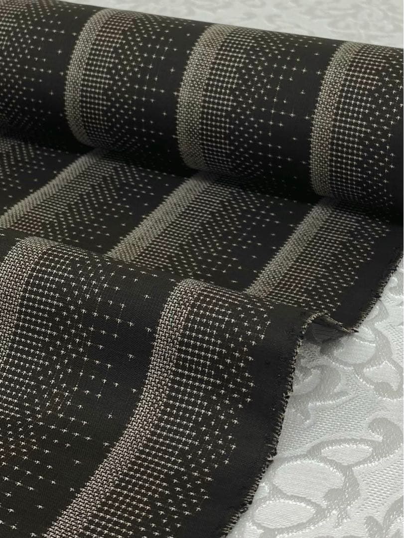 本場大島紬 純泥染 反物 中川織物 絣 正絹 旗印 C192 大島紬 本場大島