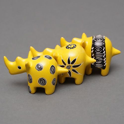 アフリカ ケニア ソープストーン サイ 犀 イエロー系 ※柄