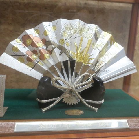 秀雄作 剣山 扇子 純銀仕上 ガラスケース入り - メルカリ