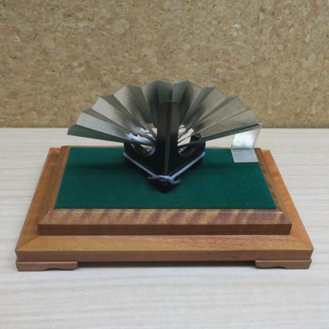 秀雄作 剣山 扇子 純銀仕上 ガラスケース入り - メルカリ