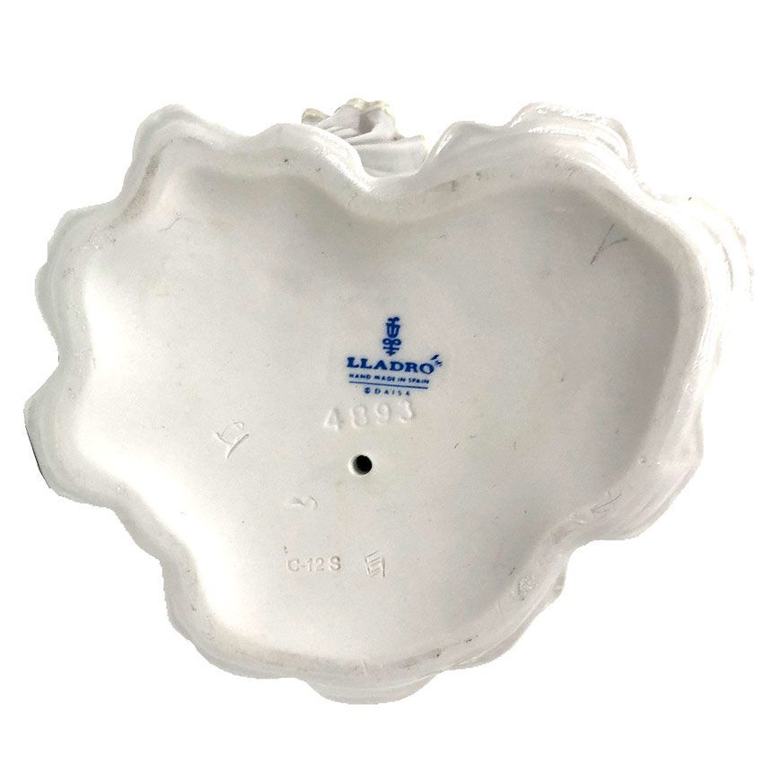 美品！ リヤドロ 仔犬を抱く貴婦人 仔犬とお散歩 犬4893 陶器 置物