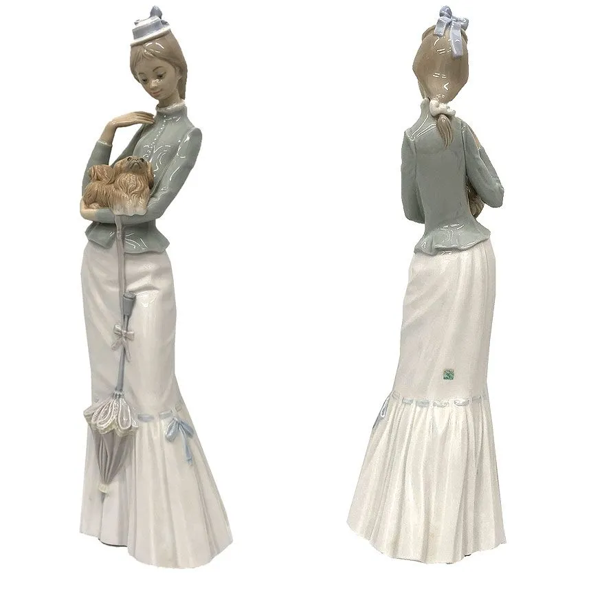 LLADRO 仔犬を抱く貴婦人 リヤドロ　4893 2025年最新】リヤドロ 子犬を抱く貴婦人の人気アイテム - メルカリ