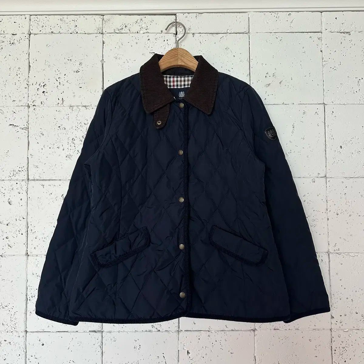 ウィメンズ66 アクアスキュータム グースダウン キルティングジャケット ネイビー