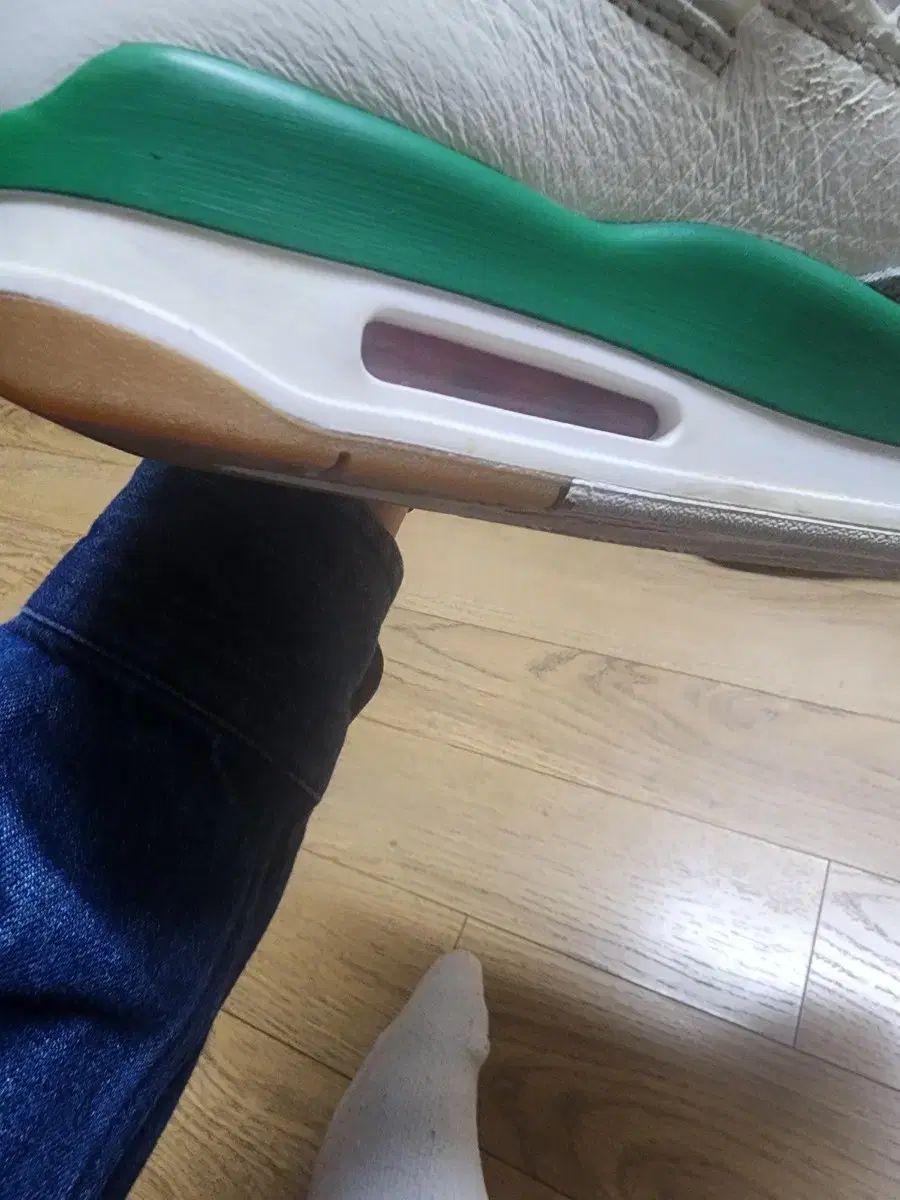 ジョーダン4パイングリーン 270