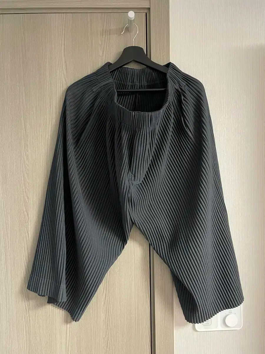 オムプリッセイッセイミヤケ ジップアップジャケット サイズ3 白 HOMME