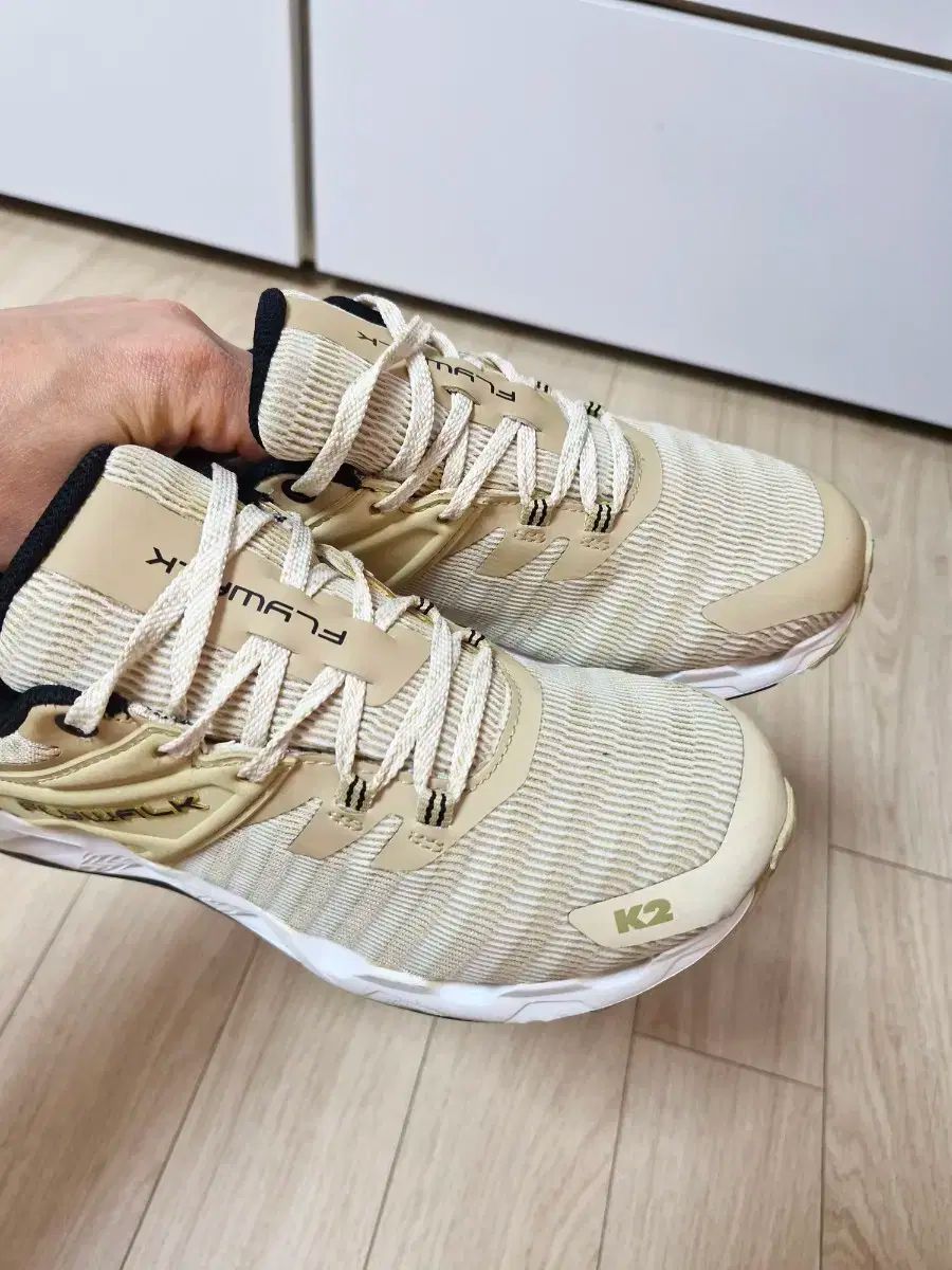 フライウォーク トレッキングシューズ