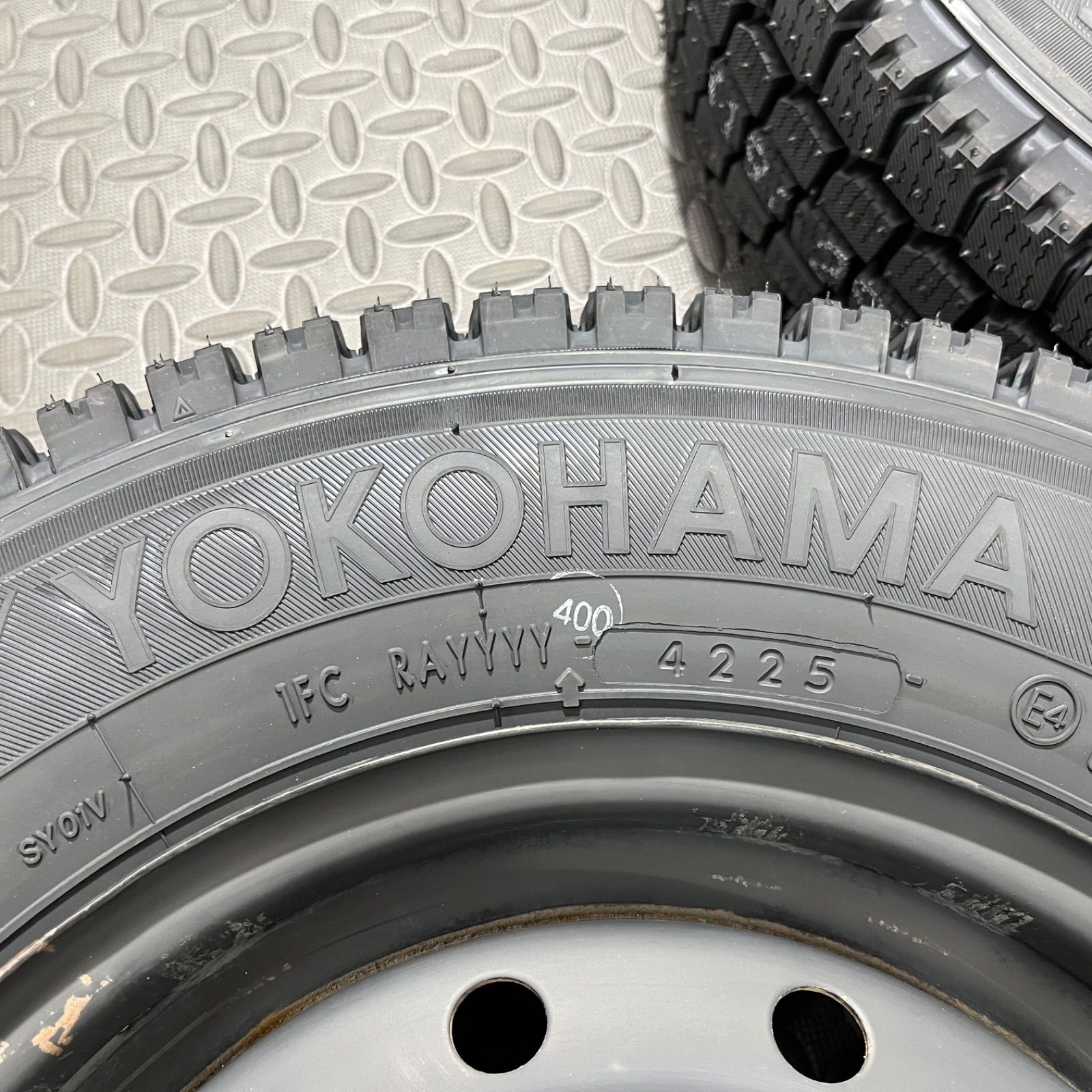 25年製 タイヤ 145|80R12 80|78N LT ヨコハマ SY01 スズキ キャリィ エブリィ スタッドレスタイヤ 冬タイヤ 1127Y FFCRYSTALESIA_COM