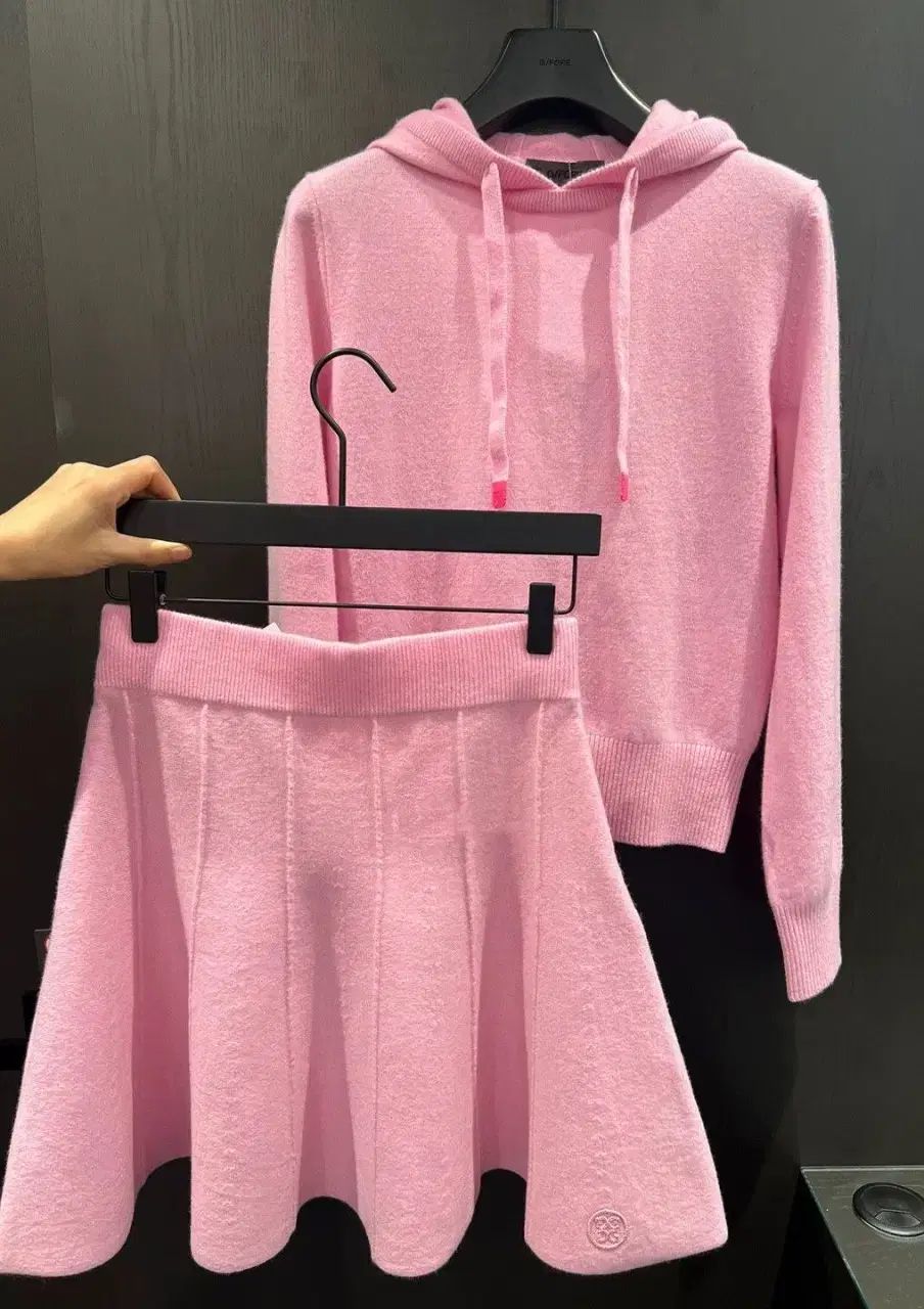 G FORE ジーフォア レディースゴルフ フードセーター-スカート セット