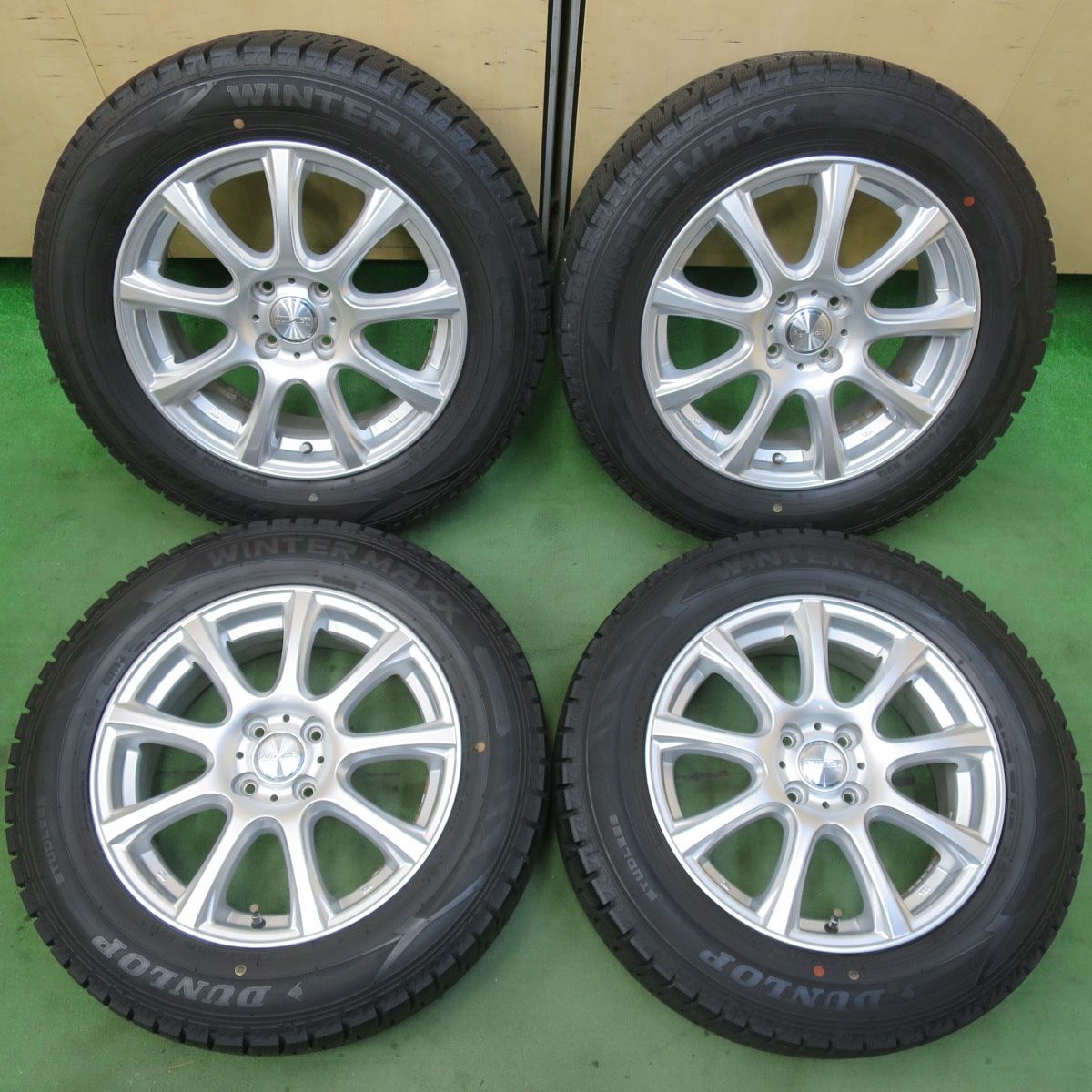 バリ溝 キレイ 9.5分 スタッドレス 195|65R16 ダンロップ ウインターマックス WM02 DUFACT デュファクト 16インチ PCD100|4H 5102007イス
