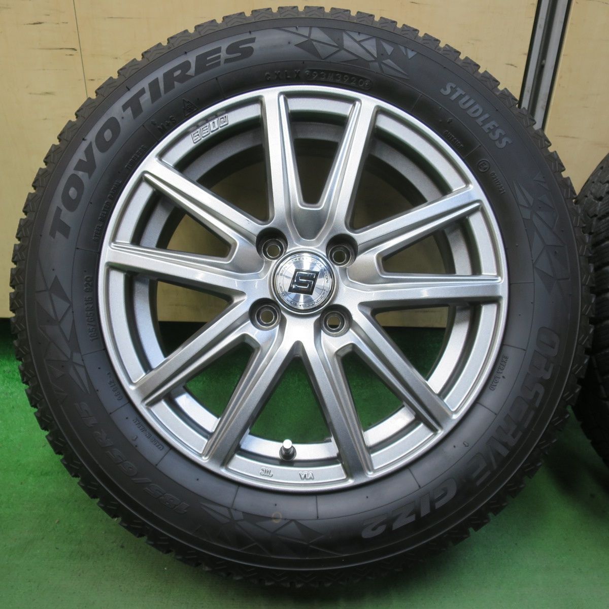 バリ溝 キレイ 8.5分 スタッドレス 185|65R15 トーヨー オブザーブ GIZ2 SEIN ザイン 15インチ PCD100|4H 5102012イス