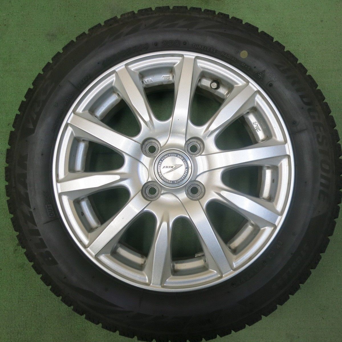 店舗のQ＆Aを簡単検索。 バリ溝 23年 9分 スタッドレス 165|65R14 ブリヂストン ブリザック VRX2 JOKER ジョーカー 14インチ ソリオ ハスラー 等 PCD100|4H 5102201SKス