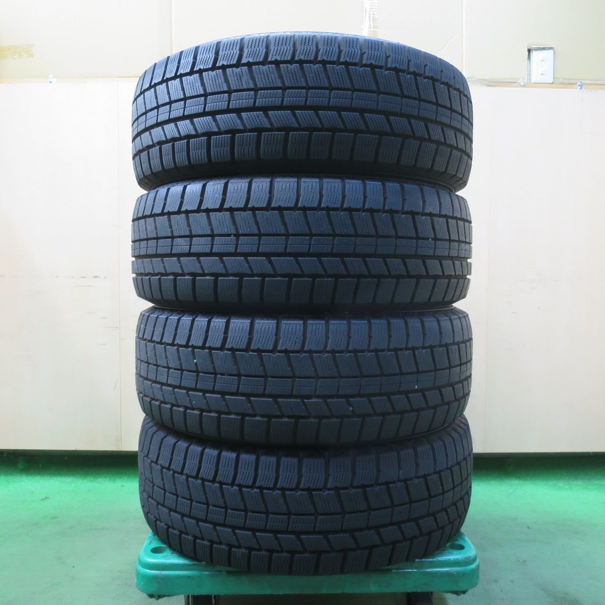 バリ溝 22年 ほぼ10分 スタッドレス 215|60R16 オートバックス ノーストレック N5 タイヤ 16インチ エスティマ クラウン オデッセイ マークX 等 5102001イスタ